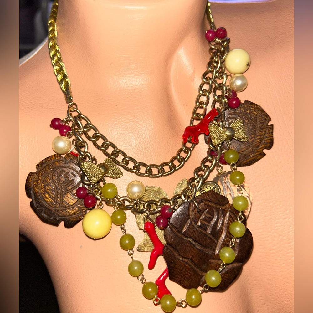 Betsey Johnson vintage wood rose coral sea beach mermaid charm necklace N73